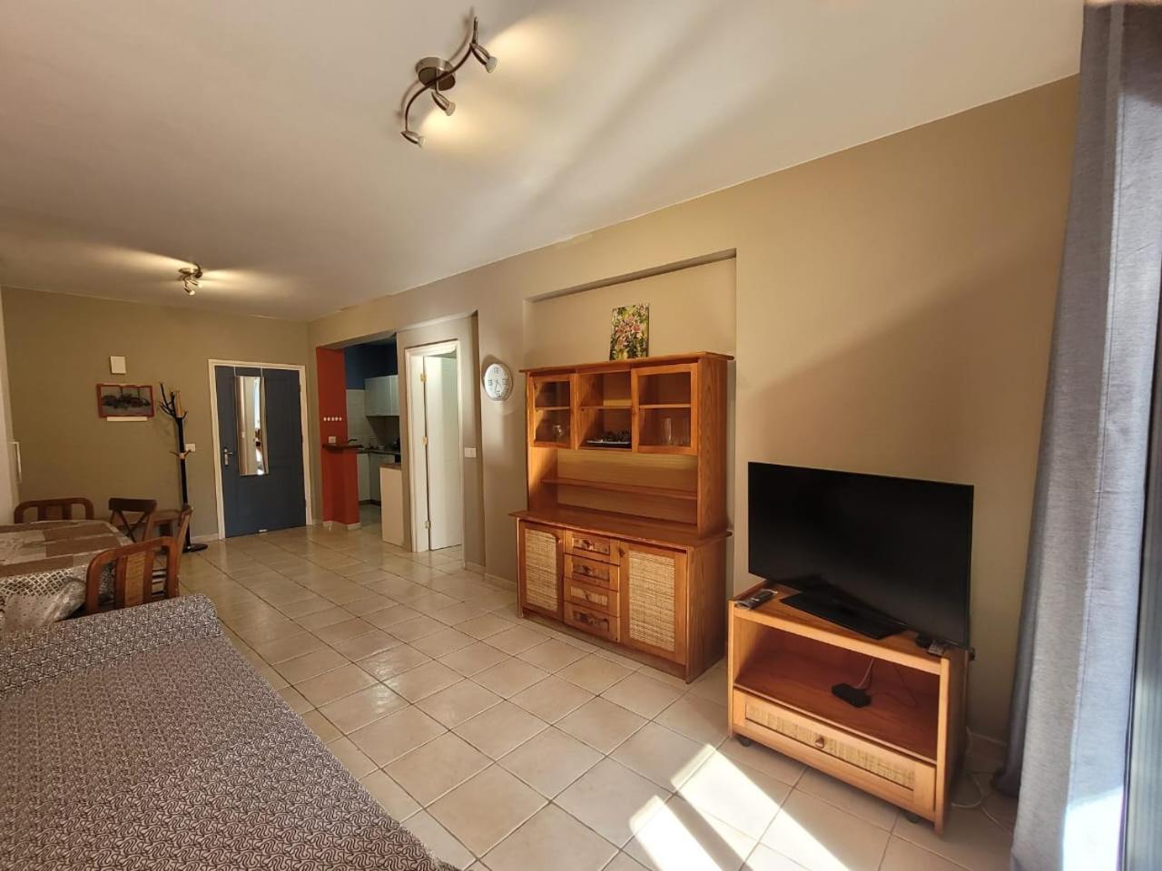 Limnaria Gardens Paphos, Near Beach מראה חיצוני תמונה