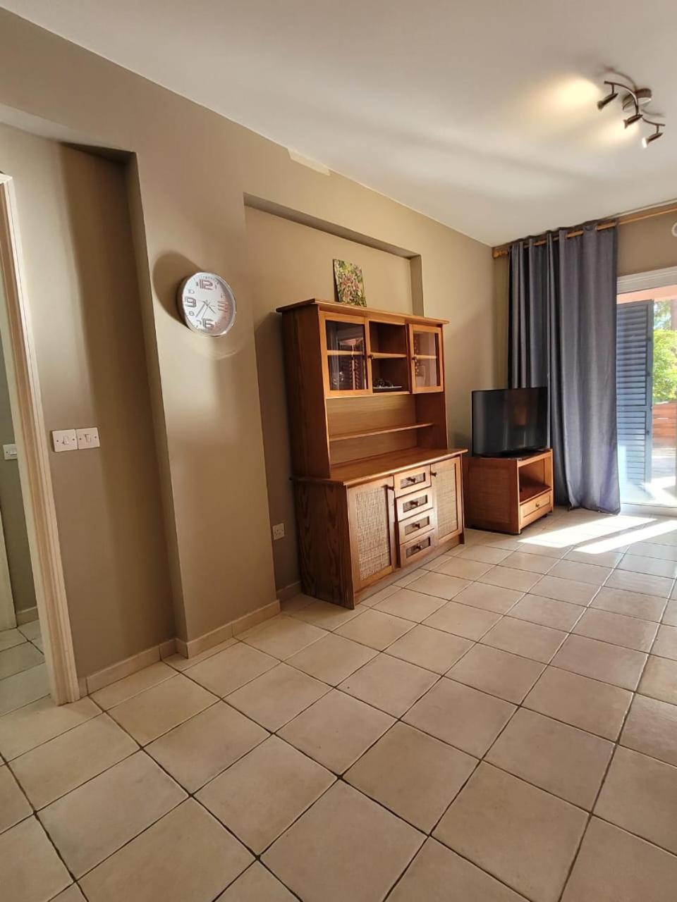 Limnaria Gardens Paphos, Near Beach מראה חיצוני תמונה